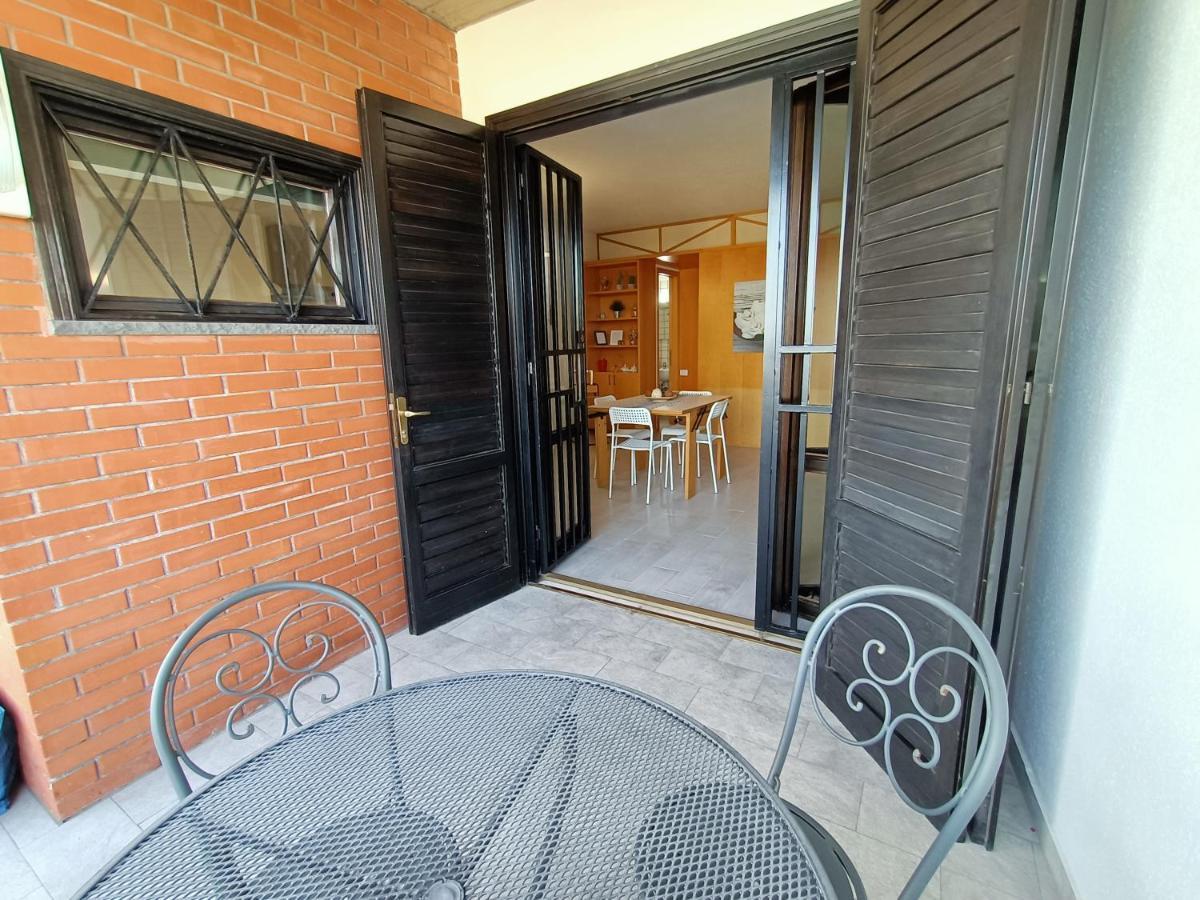 Venusilia Apartment - Free Parking Ачи Костелло Экстерьер фото